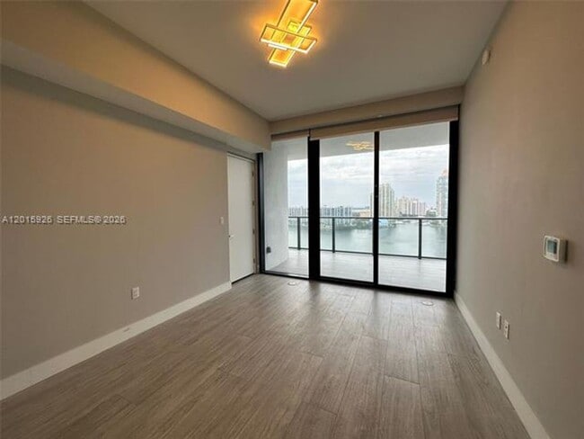 Building Photo - 5000 Island Estates Dr