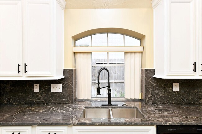 Building Photo - 7602 Melody Cir