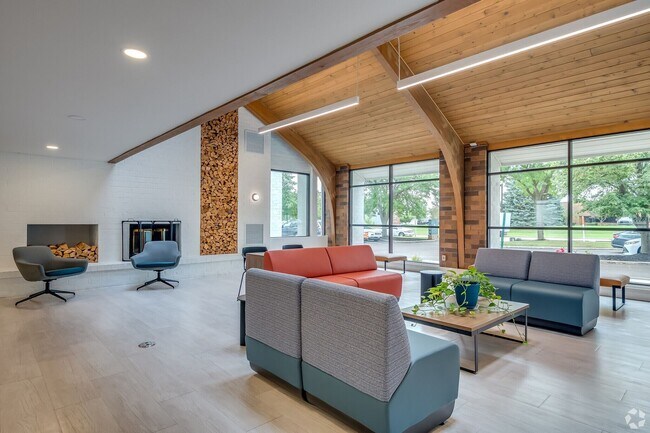 Building Photo - Studio Premium