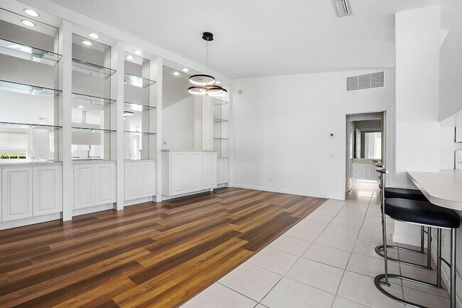 Building Photo - 8270 Eleuthera Ln