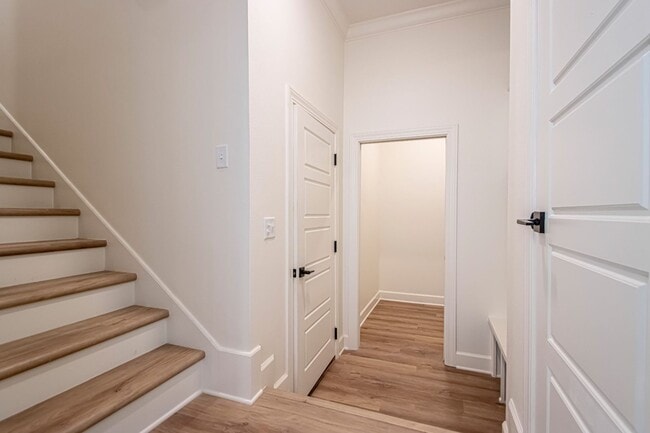 Building Photo - Newer Construction 3 bed 2 1/2 Bath, 2,015...