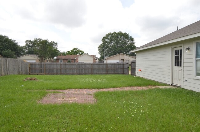 Building Photo - 24131 Bar Kay Ln