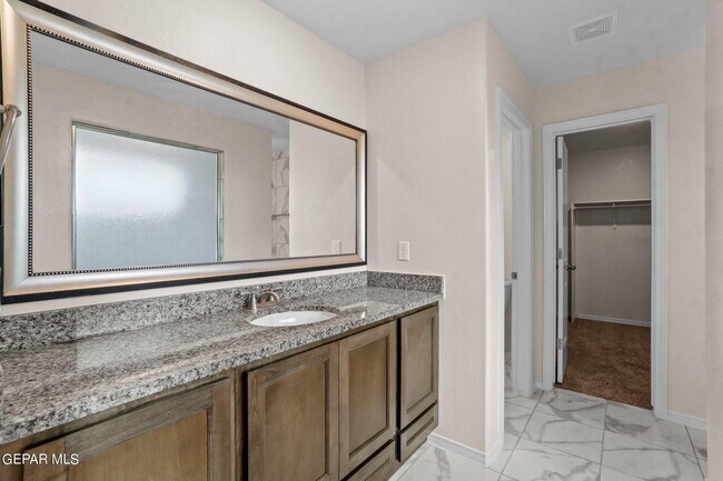 Building Photo - 11506 Summer Dr