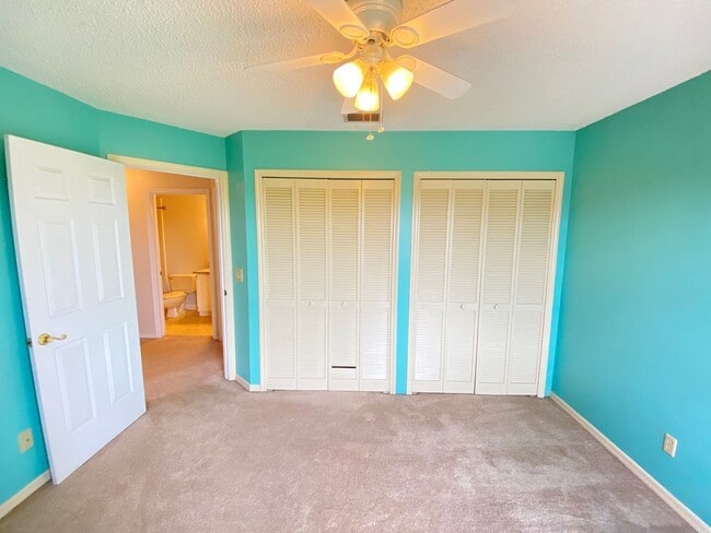 Building Photo - 3708 Molona Dr
