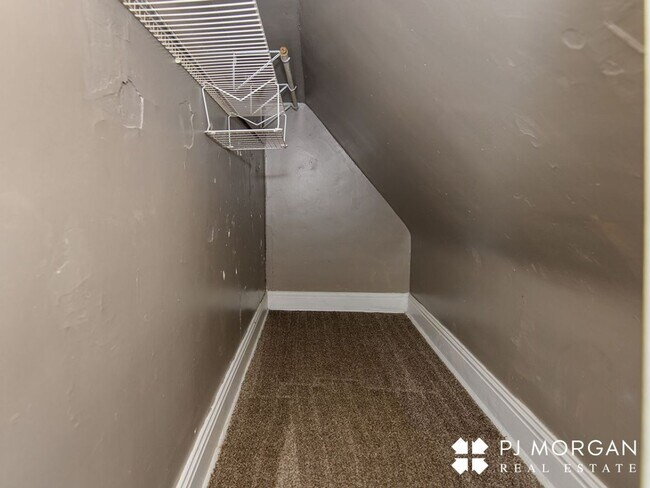 Building Photo - 3735 S