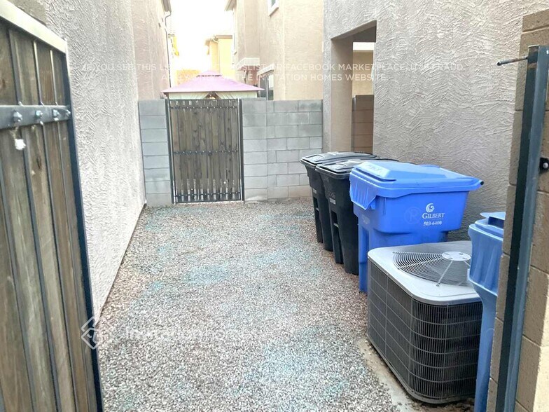 Building Photo - 3386 E Liberty Ln