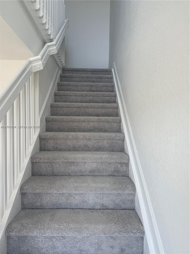 Building Photo - 621 SE 13th St Cir