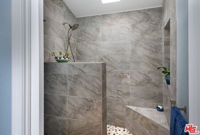 Building Photo - 8308 Flight Ave