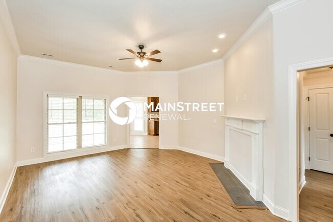 Building Photo - 3 Bedroom Pet-Friendly Home in HUNTSVILLE, AL with Main Street Renewal
