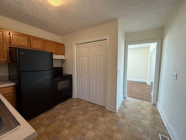 Building Photo - Three Bedroom Brick Home in Buena Vista - Pets Allowed