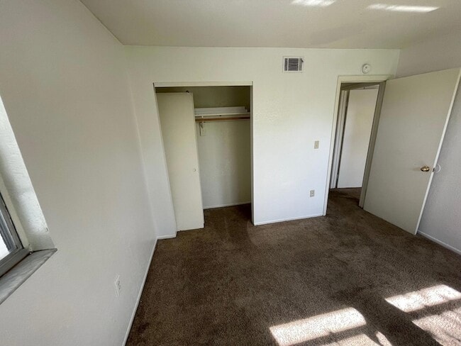 Building Photo - 2170 Knox McRae Dr