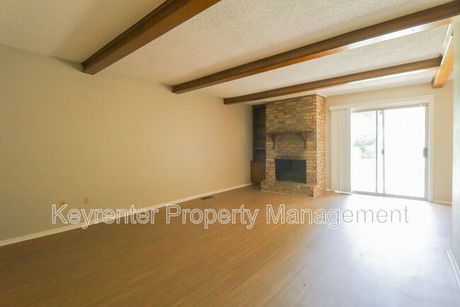 Building Photo - 6135 S Troost Ave