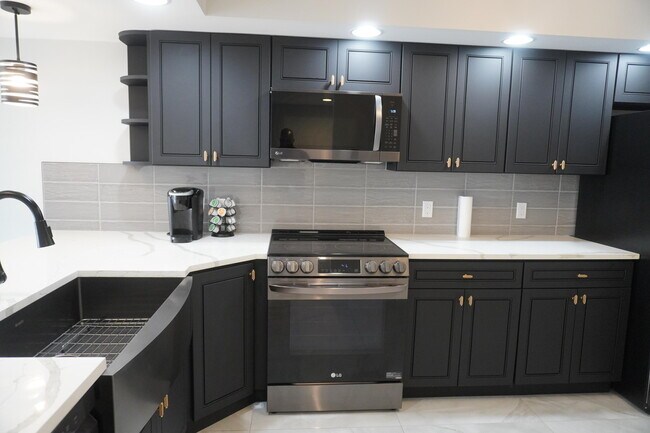 Building Photo - 2811 Village Blvd