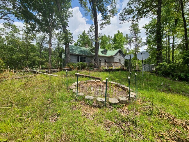 Building Photo - 299 Pearson Rd