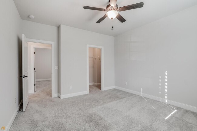 Building Photo - 322 Caledonia Ct