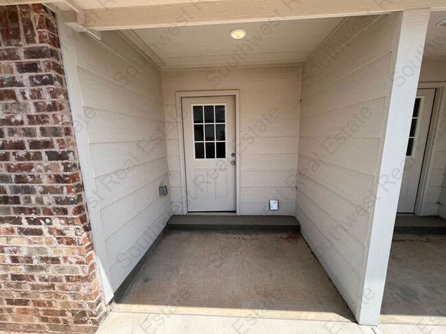 Building Photo - Brand New 2 bedroom 2 bath apartment