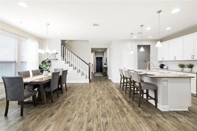 Building Photo - 165 Carlina Lp
