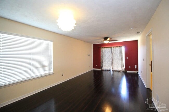Building Photo - 7680 Chablis Cir