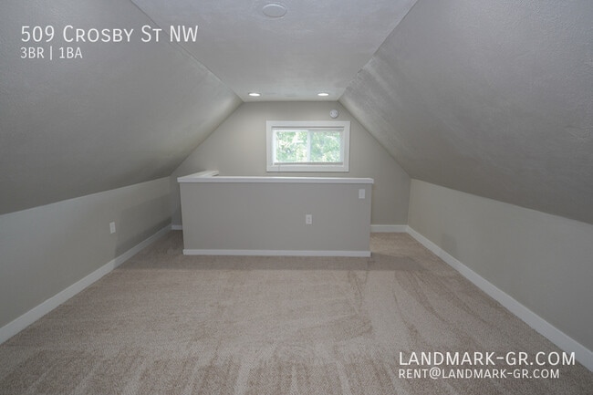 Building Photo - 509 Crosby St NW