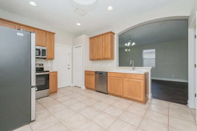 Building Photo - 8545 Deer Chase Dr