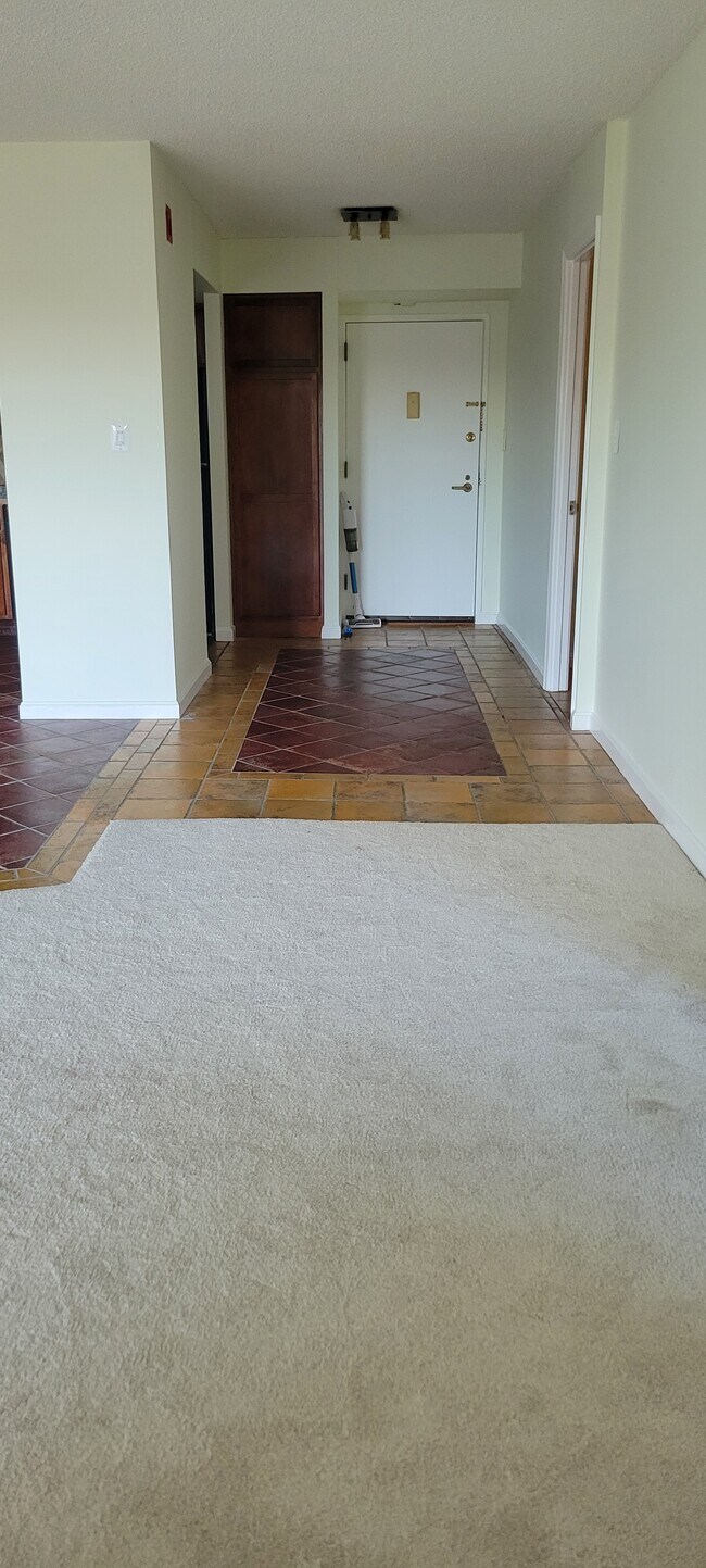 Building Photo - 3800 Powell Ln