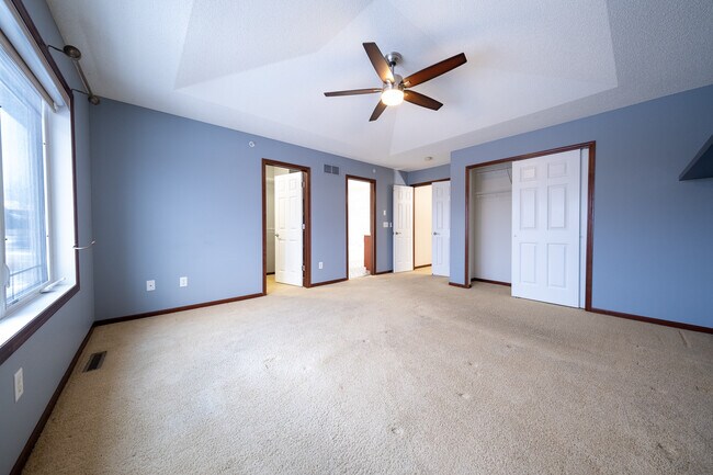 Building Photo - 5128 Yuma Ln N