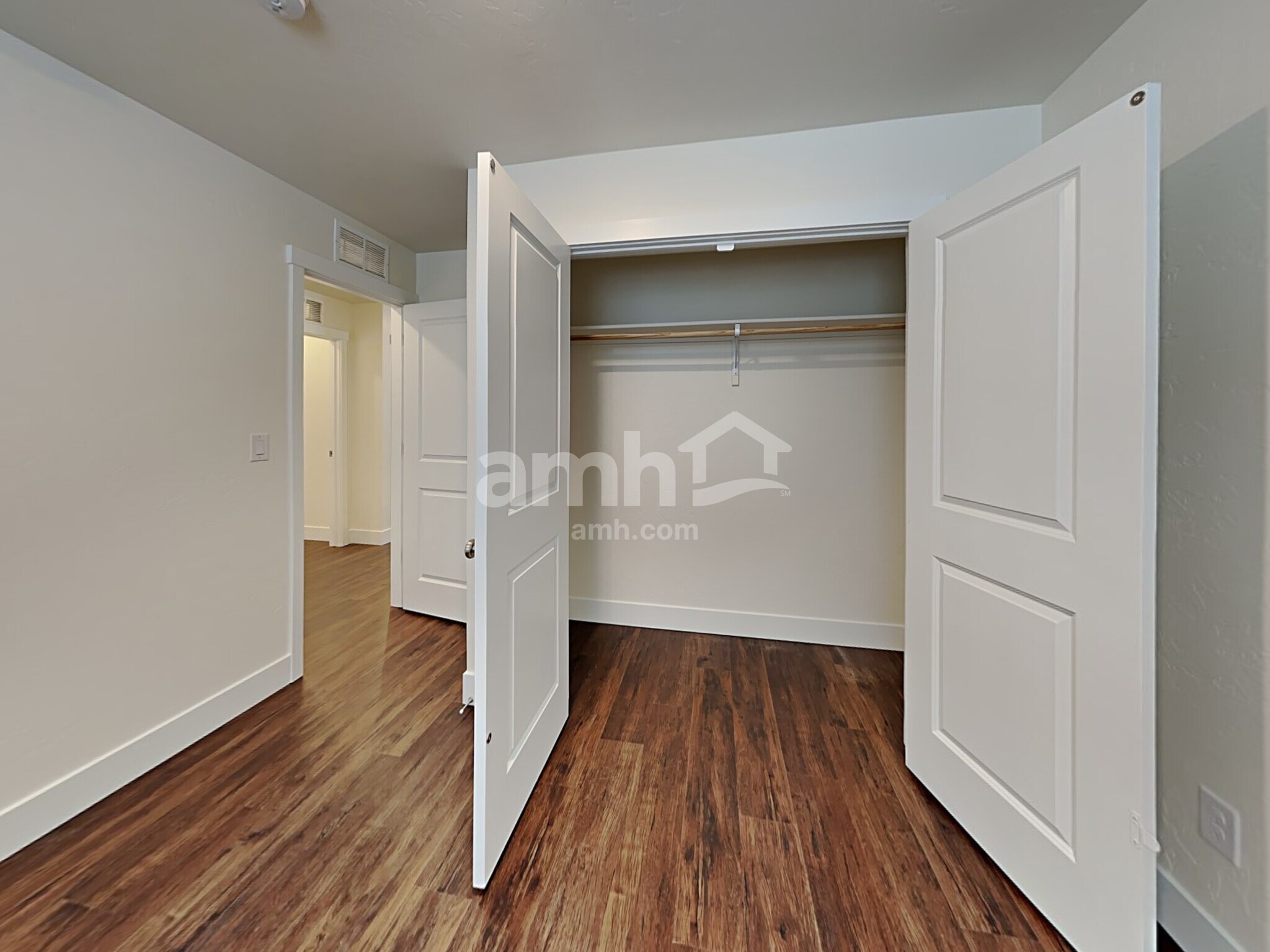 Building Photo - 706 S Retort Ave