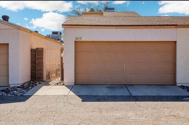Building Photo - Spacious 3BR Townhome in Tucson