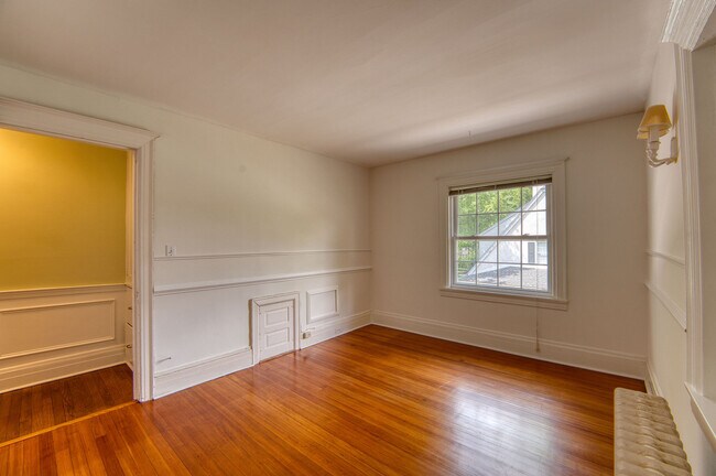Building Photo - 2305 Macdonough Rd