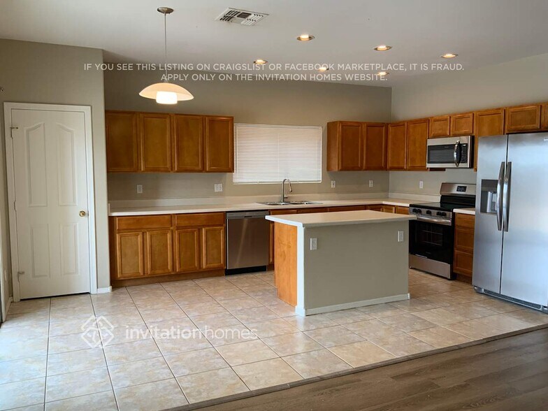 Building Photo - 33067 N Sonoran Trail
