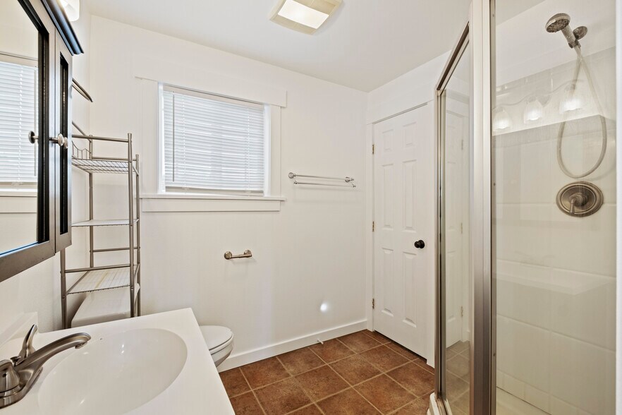 Building Photo - 2506 NE Franklin St