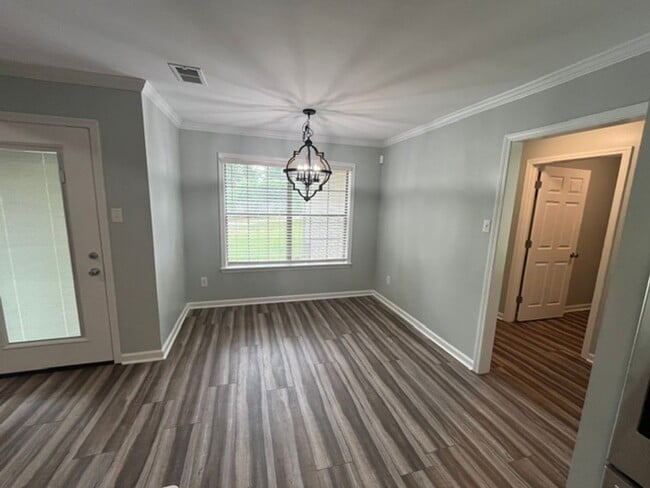 Building Photo - Beautiful 4 Bedroom 2 and a Half Bathroom in the Heart of Sherwood, AR