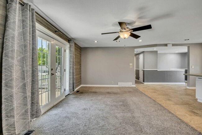 Building Photo - 225 W 750 S