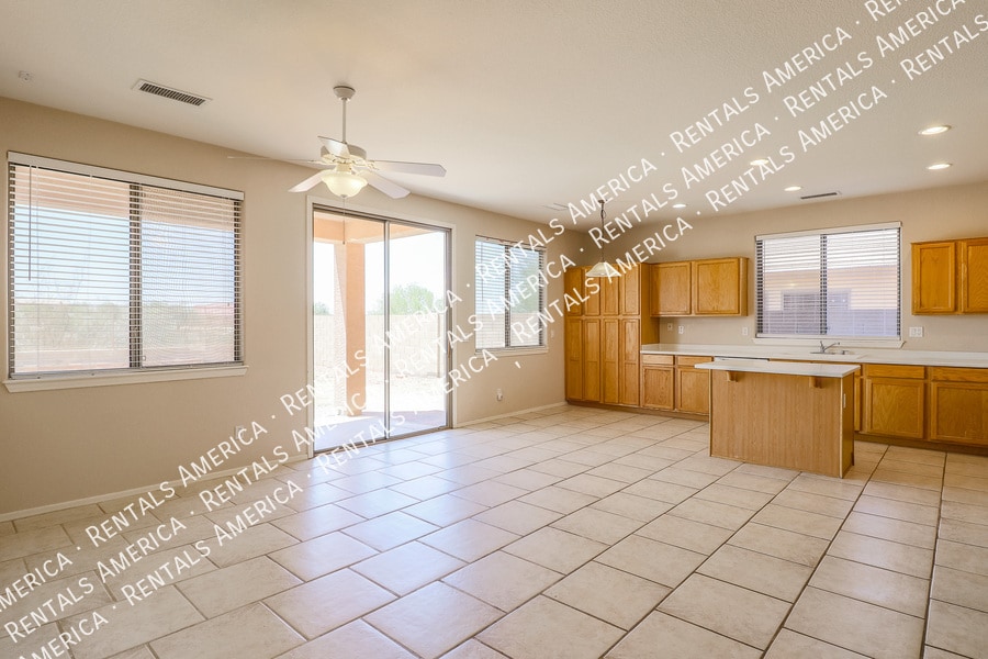 Building Photo - 17547 W Coyote Trail Dr