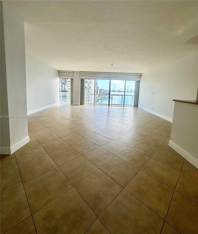 Building Photo - 2451 Brickell Ave