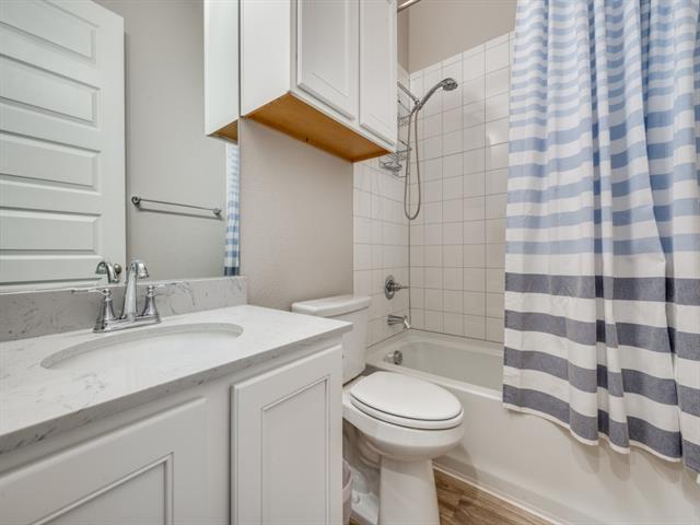 Building Photo - 1913 Renwick Dr