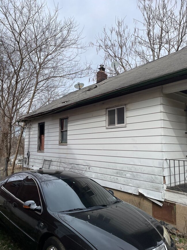 Building Photo - 5037 Plover Ave