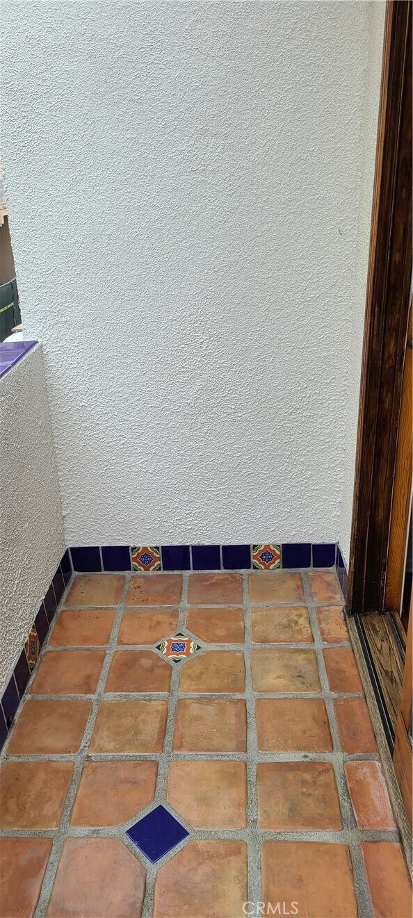 Building Photo - 828 5th St