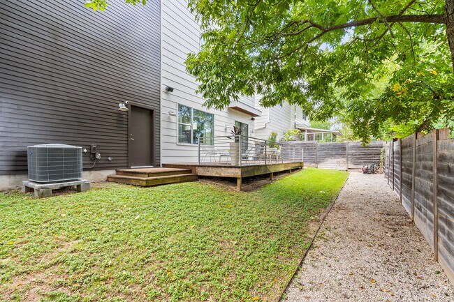 Building Photo - 2105 Goodrich Ave