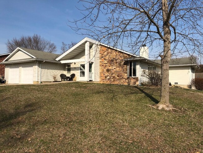 Primary Photo - 3 Bedroom 2 bath