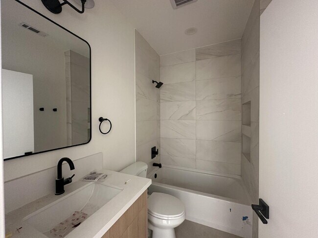 Building Photo - Brand New Construction 3 Bed | 2 Bath - Es...