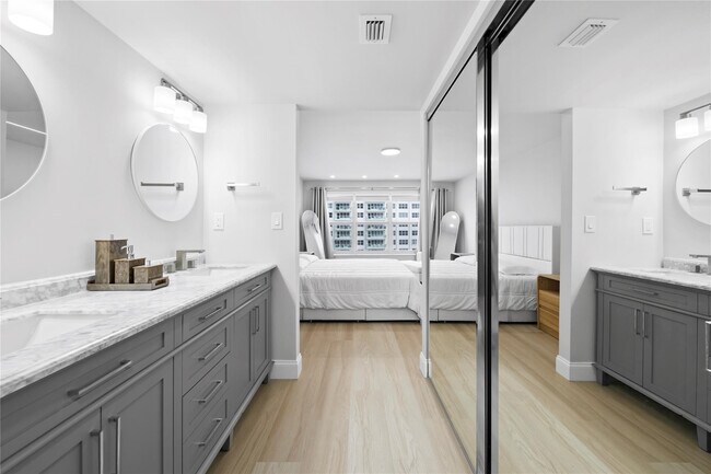 Building Photo - 3500 Galt Ocean Dr