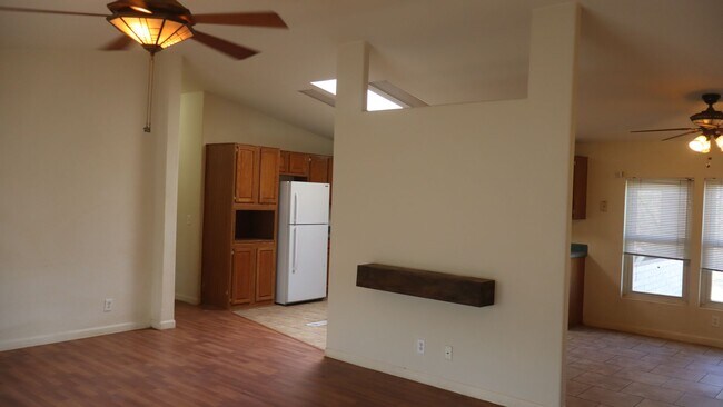 Building Photo - 6206 S Ranch Rd