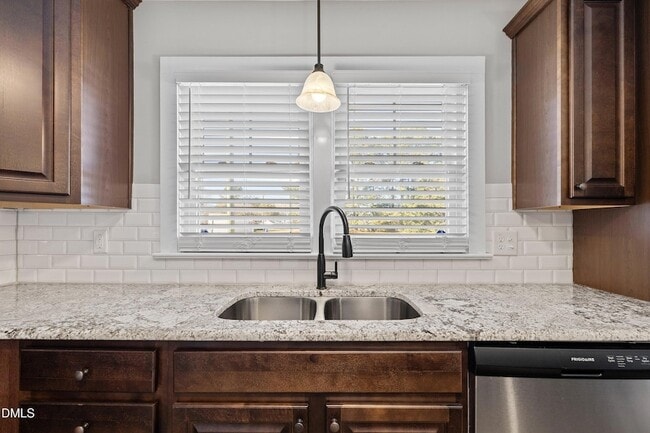 Building Photo - 209 S Walnut St