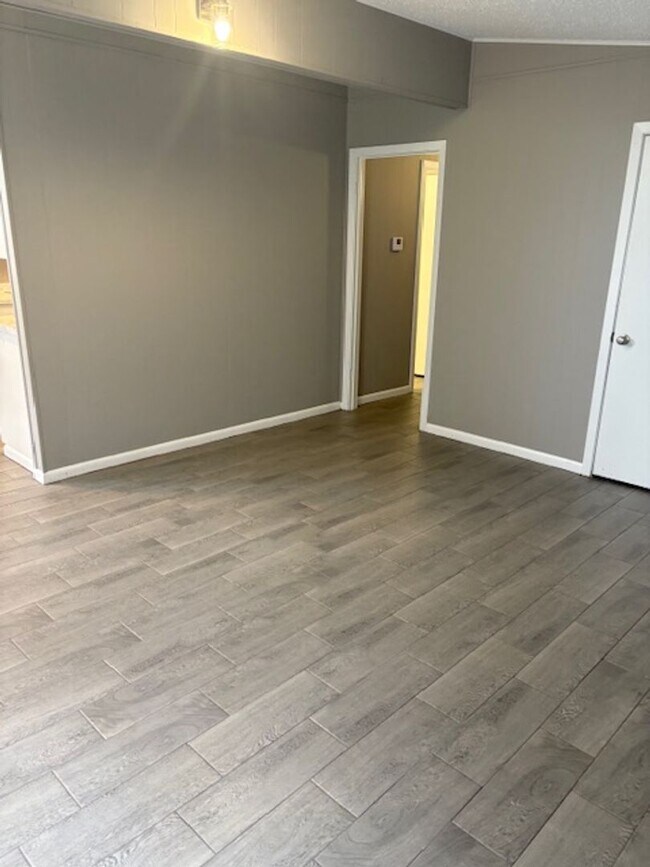 Building Photo - 428 Sierra Madre Dr