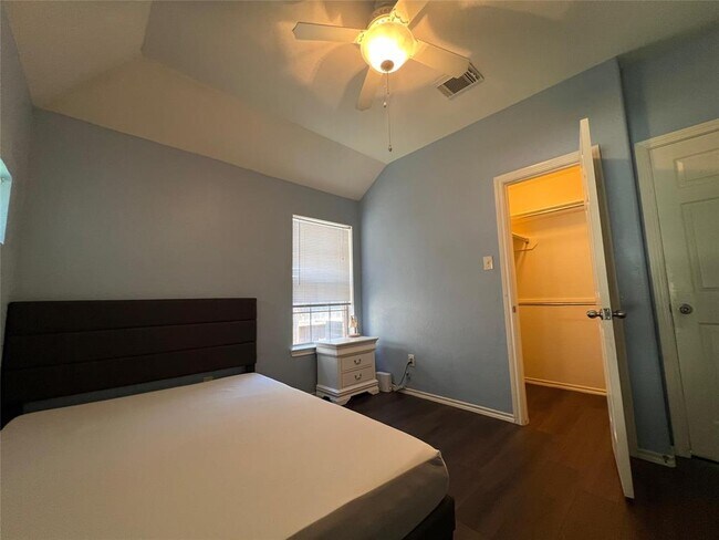 Building Photo - 7806 Crystal Moon Dr