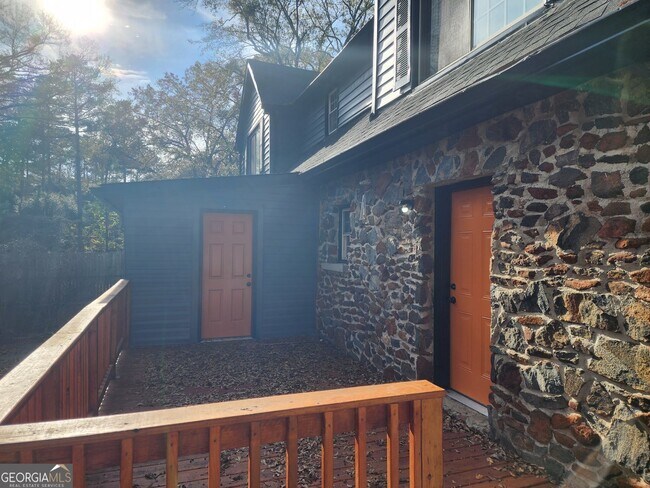 Building Photo - 1114 Fayetteville Rd SE