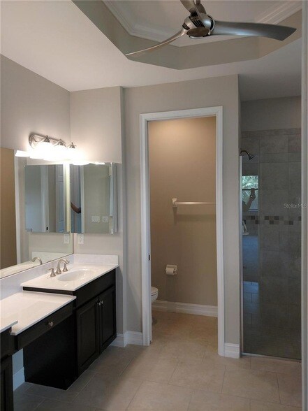 Building Photo - 654 Resolute Ln