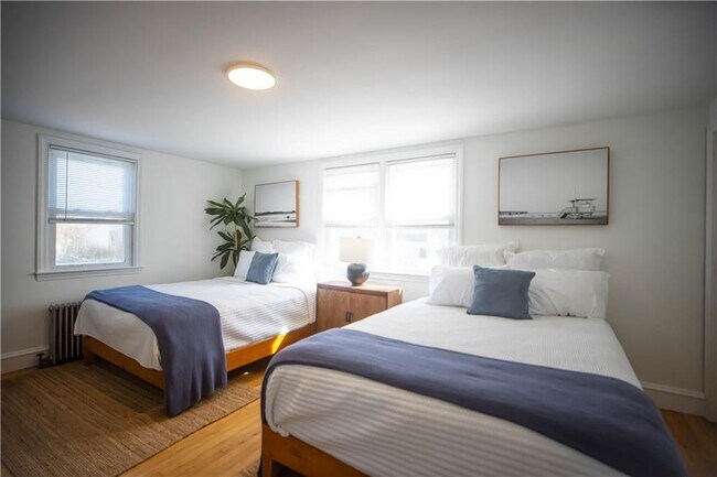 Building Photo - 19-21 Crest St