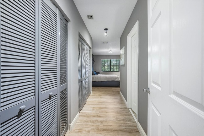 Building Photo - 214 City View Dr